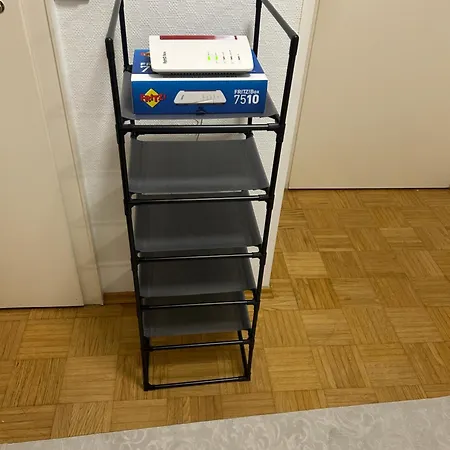Bahnhofsnahe, Ruhige Und Sonnige 2 Zimmerwohnung In Der Mosbacher Strasse Apartment *