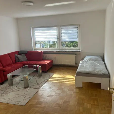 Bahnhofsnahe, Ruhige Und Sonnige 2 Zimmerwohnung In Der Mosbacher Strasse Apartment *